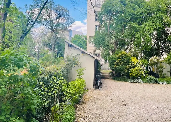 Beautiful 1 Bedroom Apartment Next To Roland