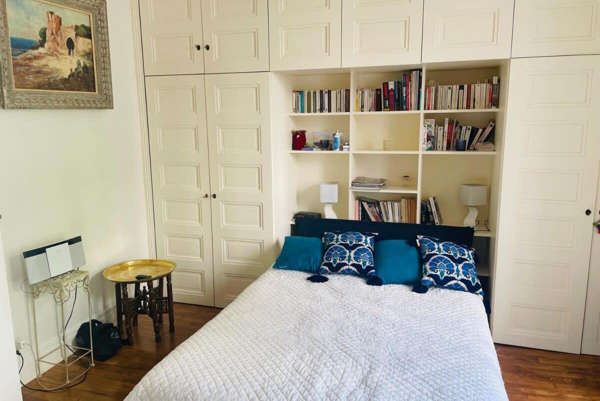 Beautiful 1 Bedroom Next To Roland Parijs